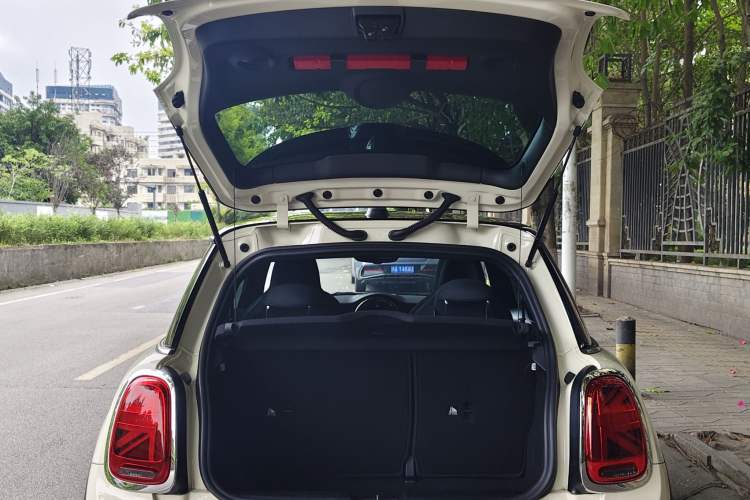 Used MINI 2021 1.5T COOPER Racing Driver Trunk