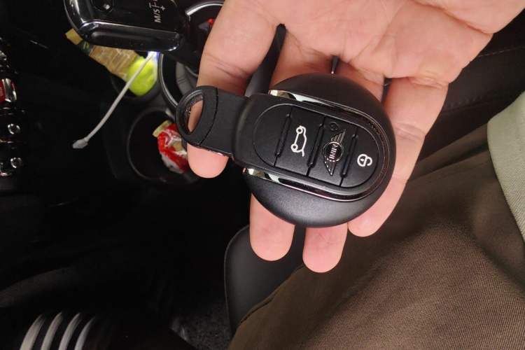 Used MINI 2021 1.5T COOPER Artist Vehicle Key