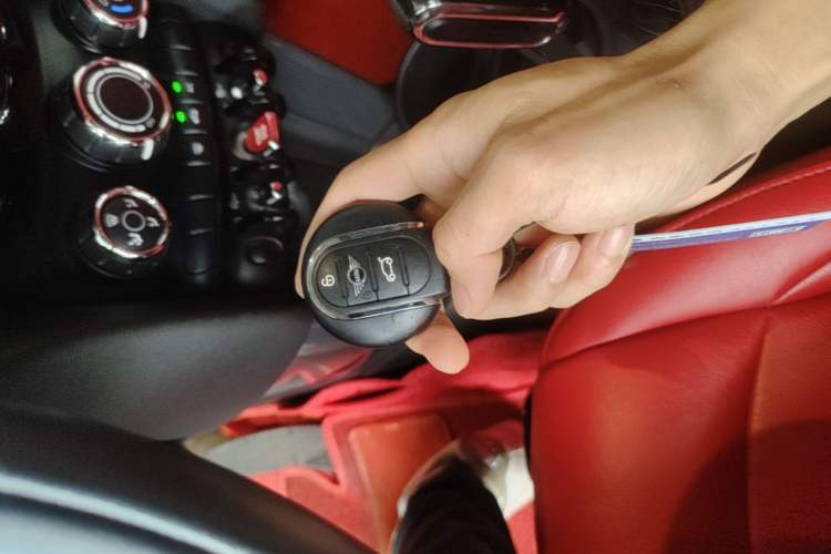 Used MINI 2021 1.5T ONE Five-Door Version Vehicle Key