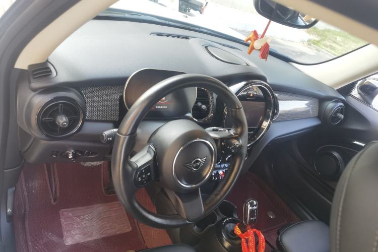 Used MINI 2021 1.5T COOPER Classic Edition Center Console