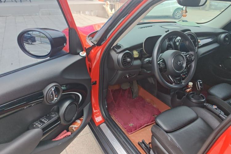 Used MINI 2021 1.5T COOPER Artist Five-Door Edition Driver Seat