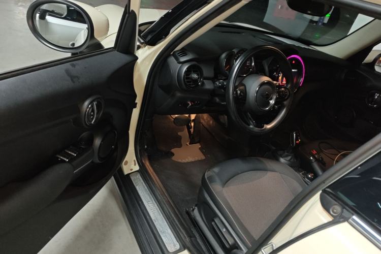 Used MINI 2021 1.5T ONE Five-Door Version Driver Seat