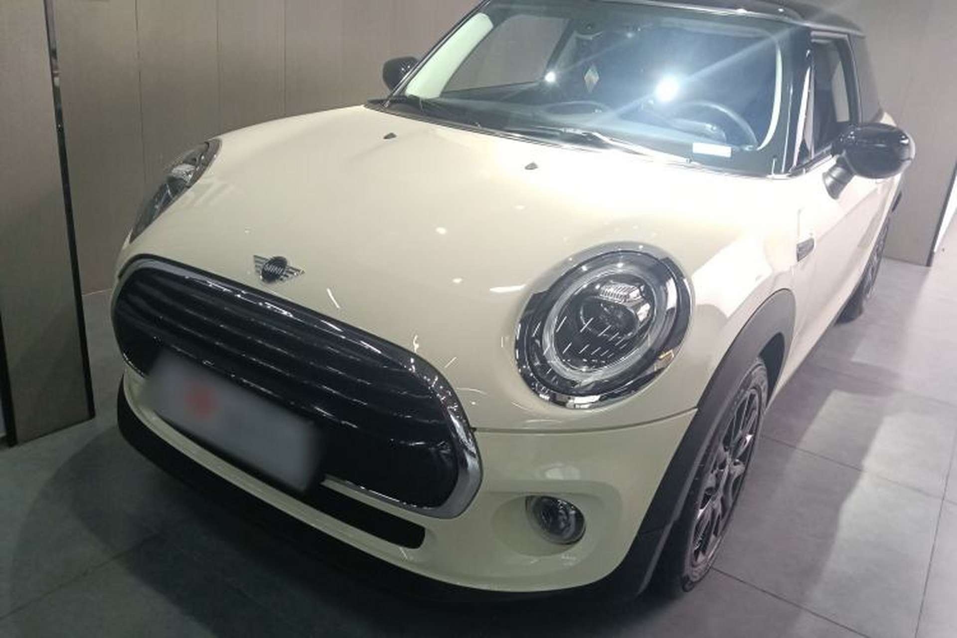 Used MINI 2021 1.5T COOPER Classic Edition Front Left 45 Deg