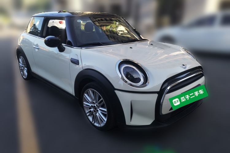 Used MINI 2021 1.5T COOPER Classic Edition Front Right 45 Deg