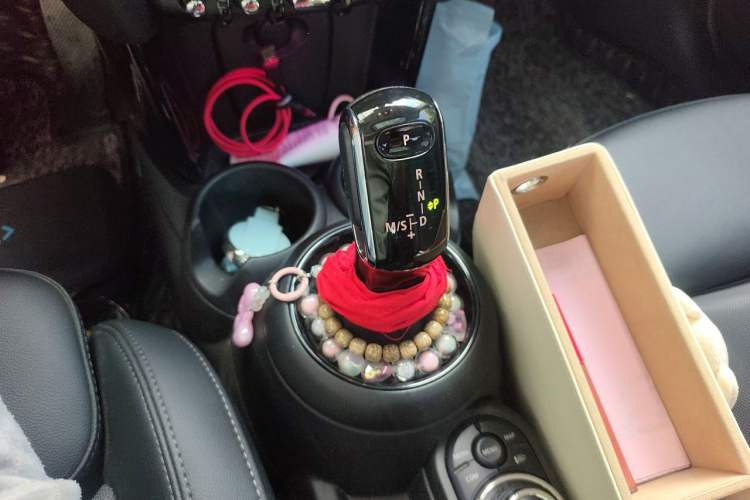 Used MINI 2021 1.5T COOPER Classic Edition Five-Door Version Gear Lever