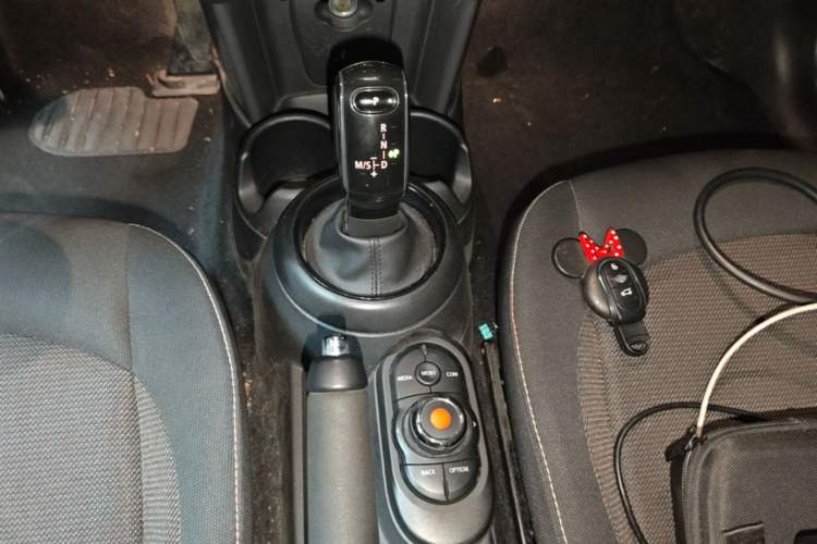 Used MINI 2021 1.5T ONE Five-Door Version Gear Lever