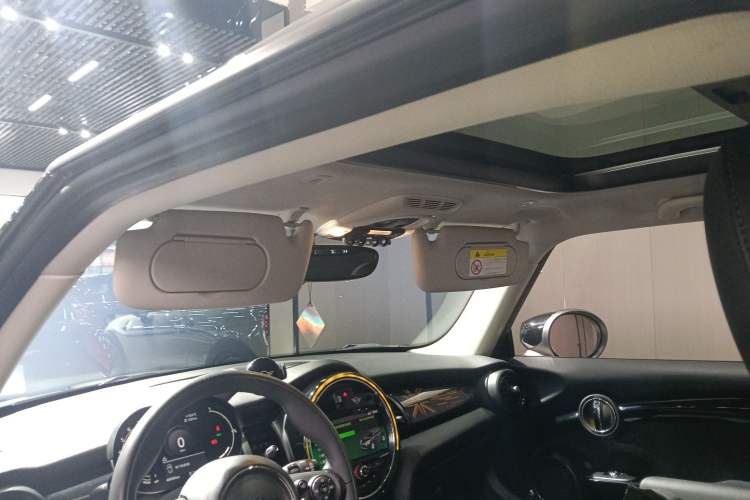 Used MINI 2021 1.5T COOPER Classic Edition Headliner