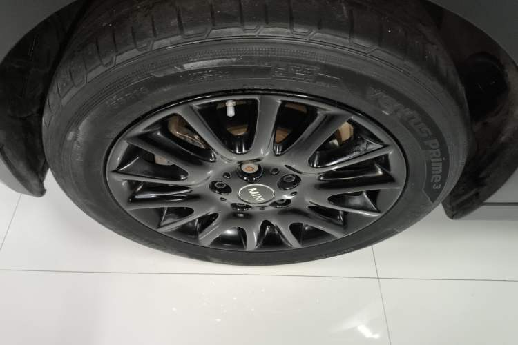 Used MINI 2021 1.5T COOPER Classic Edition Five-Door Version Left Front Wheel Hub