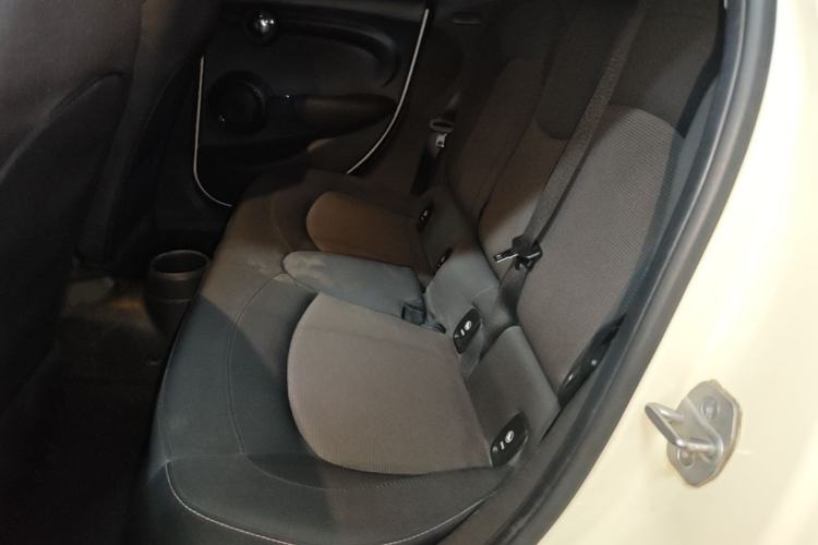 Used MINI 2021 1.5T ONE Five-Door Version Left Rear Seat