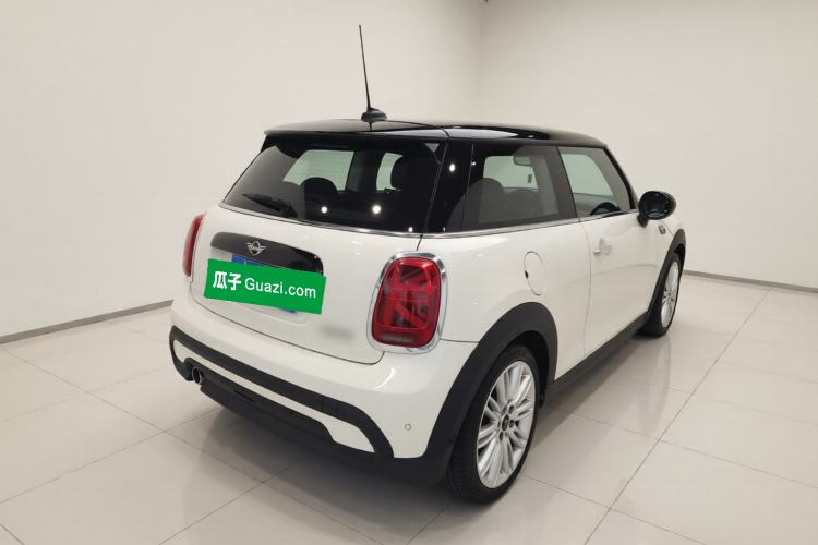 Used MINI 2021 1.5T COOPER Classic Edition Rear Right 45 Deg
