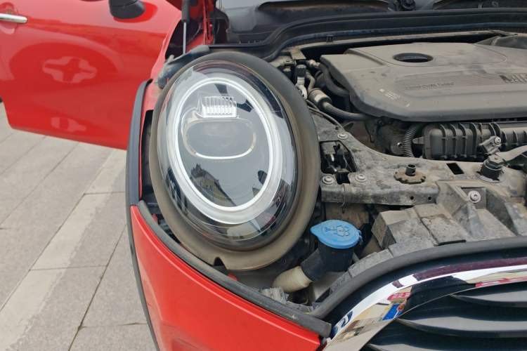 Used MINI 2021 1.5T COOPER Artist Five-Door Edition Right Front Headlight