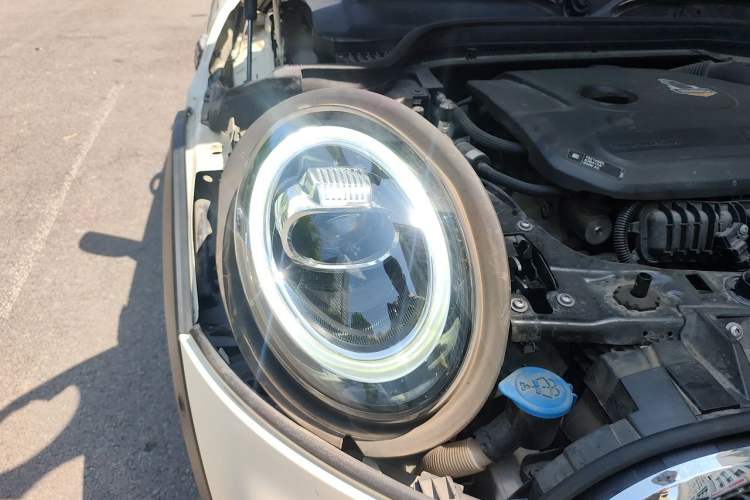 Used MINI 2021 1.5T COOPER Classic Edition Five-Door Version Right Front Headlight