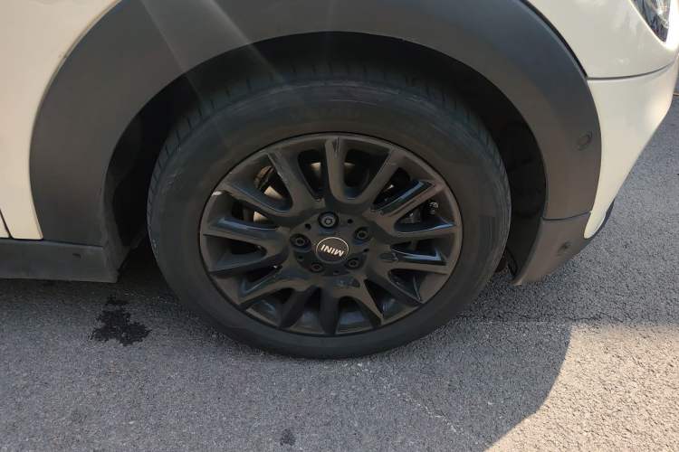 Used MINI 2021 1.5T COOPER Classic Edition Five-Door Version Right Front Wheel Hub