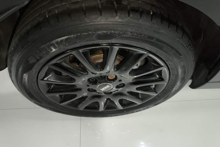 Used MINI 2021 1.5T COOPER Classic Edition Five-Door Version Right Rear Wheel Hub