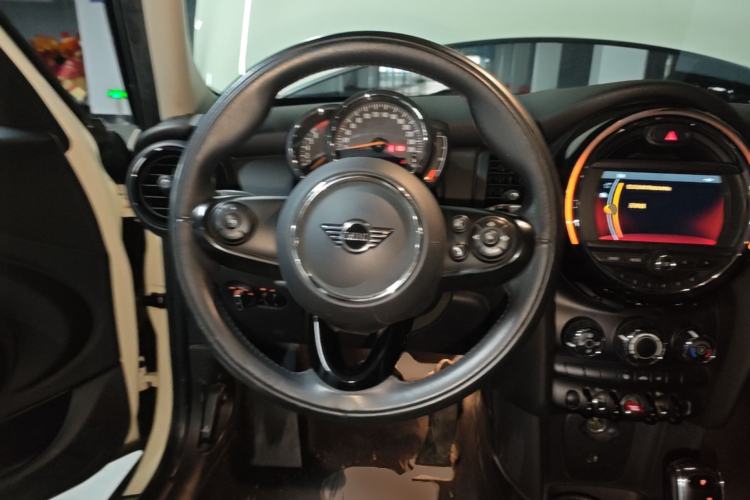 Used MINI 2021 1.5T ONE Five-Door Version Steering Wheel