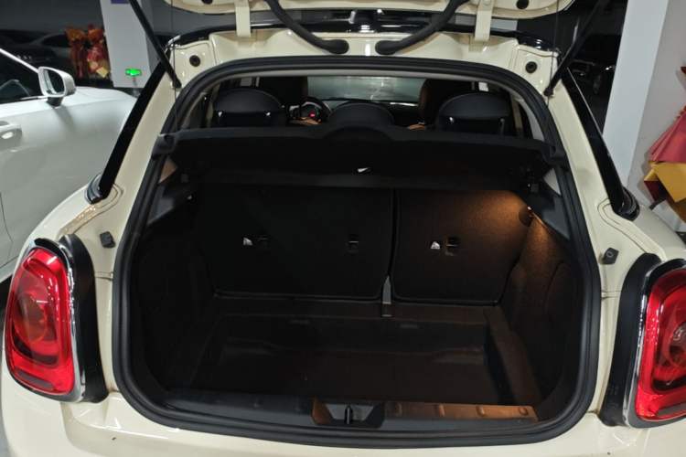 Used MINI 2021 1.5T ONE Five-Door Version Trunk