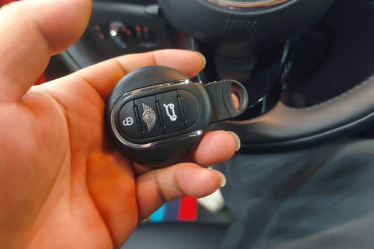 Used MINI 2021 1.5T COOPER Classic Edition Five-Door Version Vehicle Key
