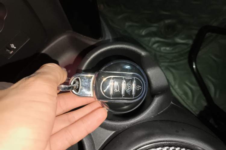 Used MINI 2021 1.5T COOPER Classic Edition Five-Door Version Vehicle Key