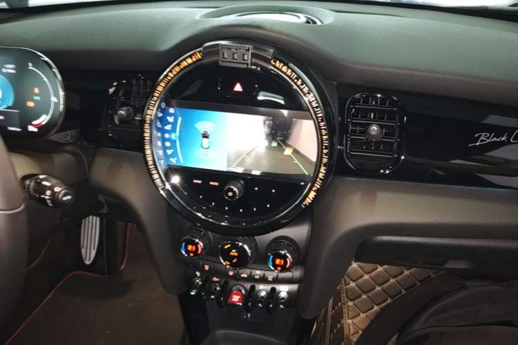 Used MINI 2022 2.0T COOPER S Black Badge Special Edition Audio And AC Panel