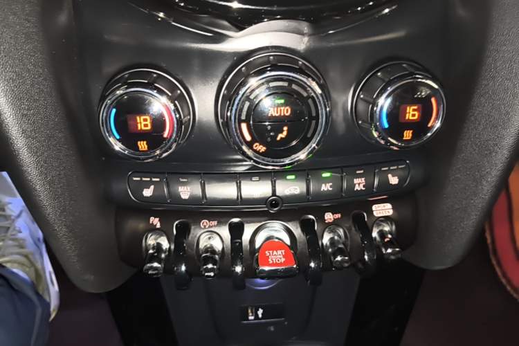 Used MINI 2022 2.0T COOPER S CABRIO Artist Audio And AC Panel