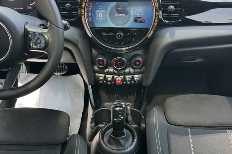 Used MINI 2022 1.5T COOPER Black Badge Special Edition Audio And AC Panel