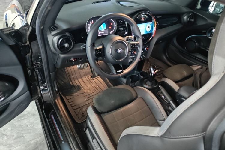 Used MINI 2022 2.0T COOPER S Black Badge Special Edition Center Console