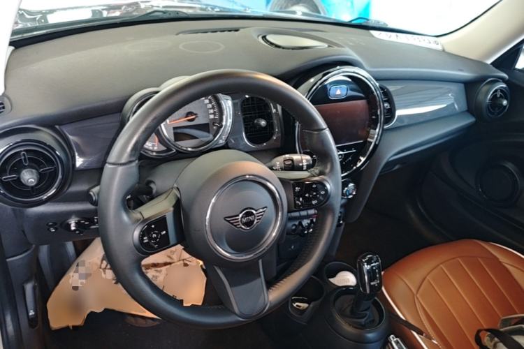 Used MINI 2022 Updated 1.5T ONE Center Console