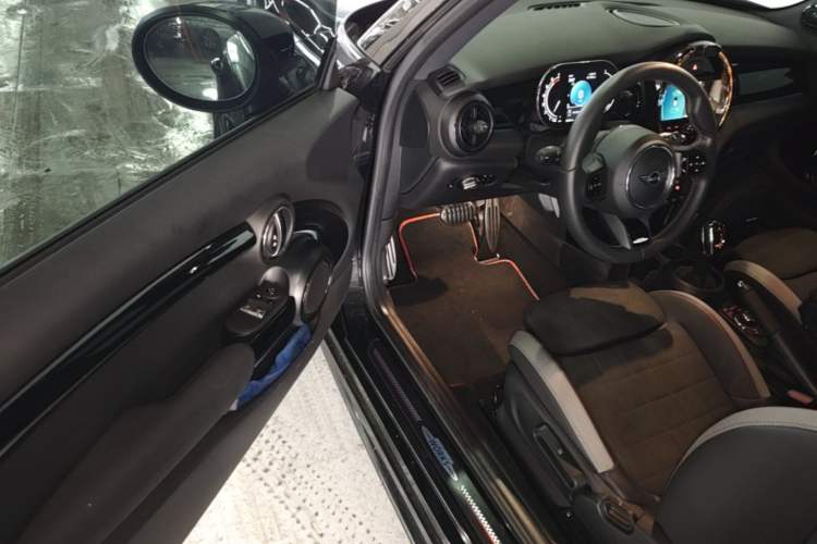 Used MINI 2022 2.0T COOPER S Black Badge Special Edition Driver Seat