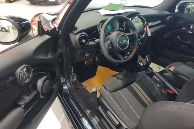 Used MINI 2022 1.5T COOPER Black Badge Special Edition Driver Seat
