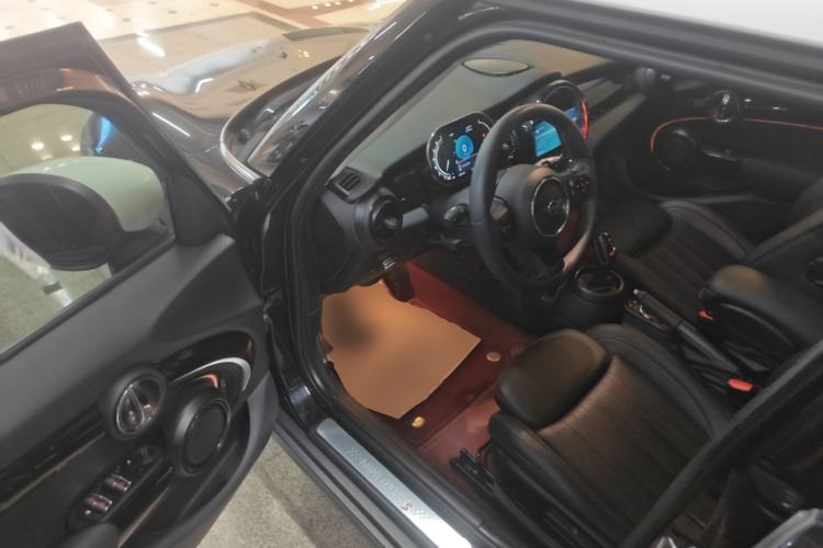 Used MINI 2022 Updated 2.0T COOPER S Classic Edition Five-Door Version Driver Seat