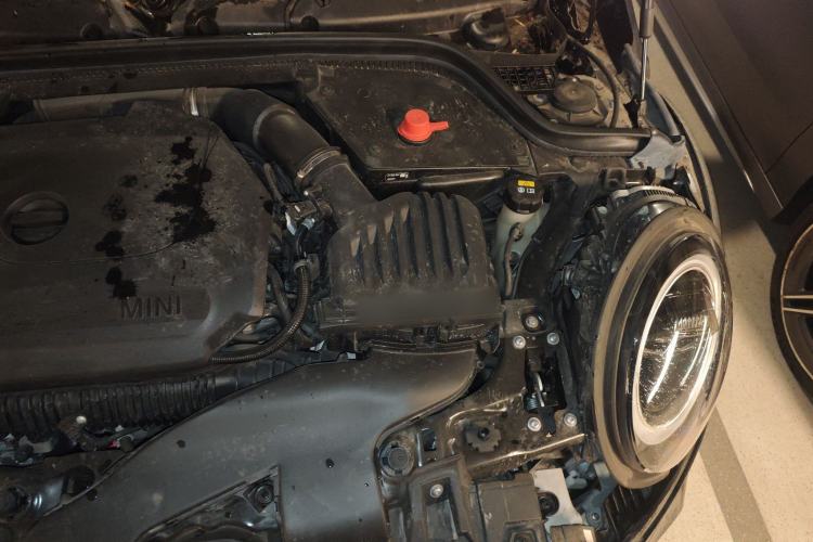 Used MINI 2022 2.0T COOPER S Black Badge Special Edition Five-Door Model Engine Bay Left