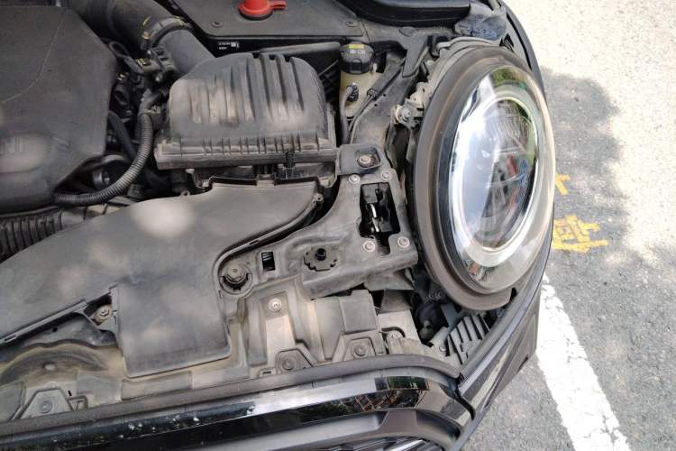 Used MINI 2022 2.0T COOPER S CABRIO Black Badge Special Edition Engine Bay Left