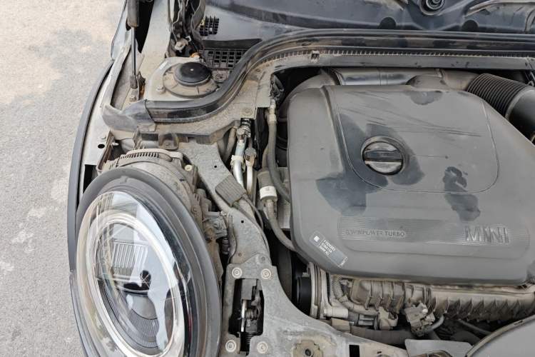 Used MINI 2022 Updated 1.5T COOPER Classic Edition Five-Door Version Engine Bay Right