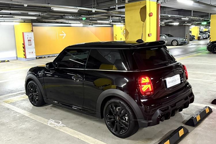 Used MINI 2022 1.5T COOPER Black Badge Special Edition Exterior 4