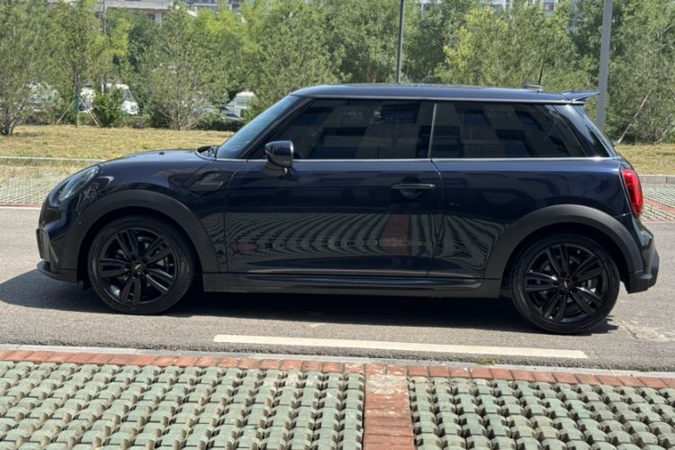 Used MINI 2022 1.5T COOPER Black Badge Special Edition Exterior 4