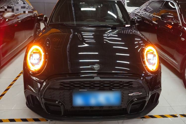 Used MINI 2022 1.5T COOPER Black Badge Special Edition Front