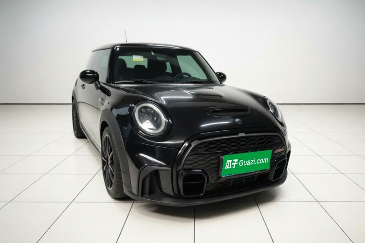 Used MINI 2022 2.0T COOPER S Black Badge Special Edition Front Right 45 Deg