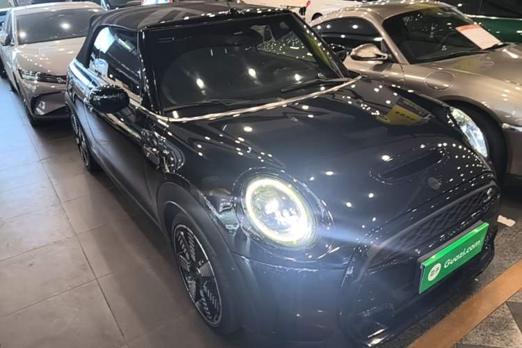 Used MINI 2022 2.0T COOPER S CABRIO Artist Front Right 45 Deg
