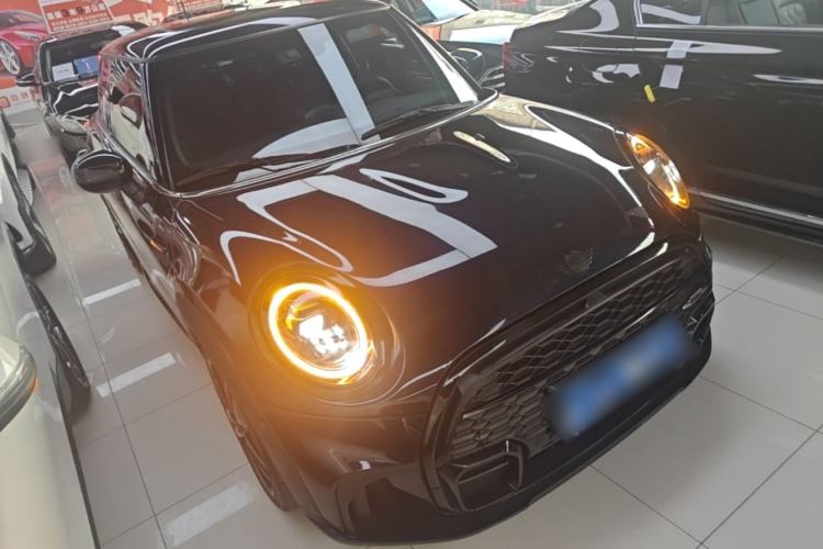 Used MINI 2022 1.5T COOPER Black Badge Special Edition Front Right 45 Deg