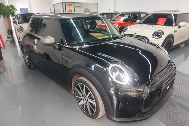 Used MINI 2022 1.5T COOPER Artist Front Right 45 Deg