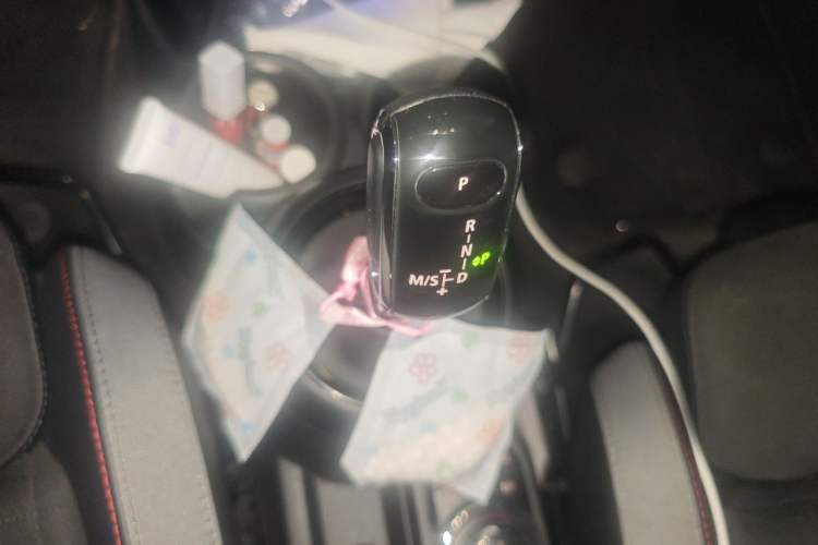 Used MINI 2022 2.0T COOPER S Black Badge Special Edition Gear Lever