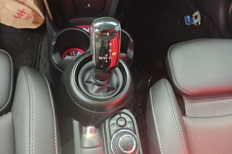 Used MINI 2022 1.5T COOPER Black Badge Special Edition Gear Lever