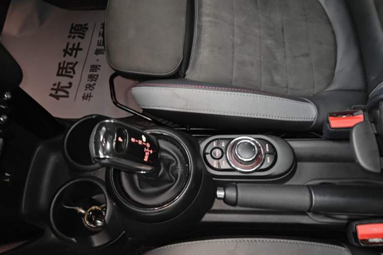Used MINI 2022 2.0T COOPER S Black Badge Special Edition Gear Lever