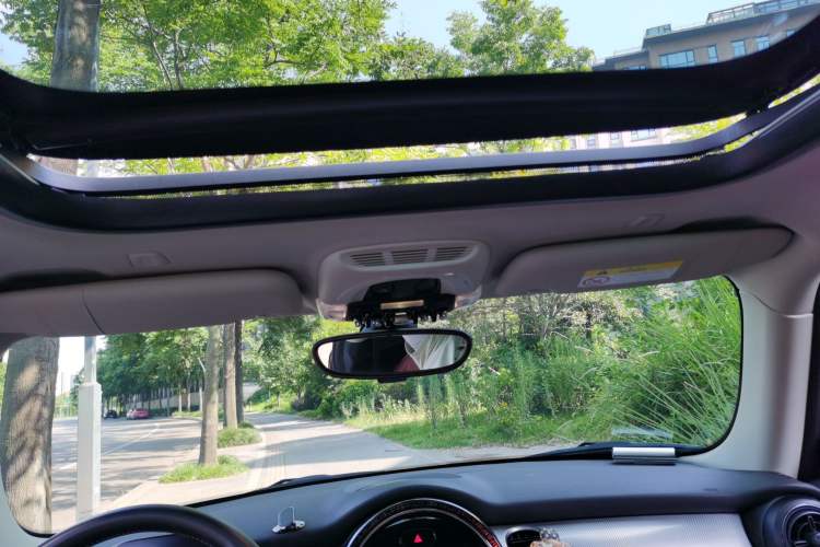 Used MINI 2022 1.5T COOPER Artist Headliner