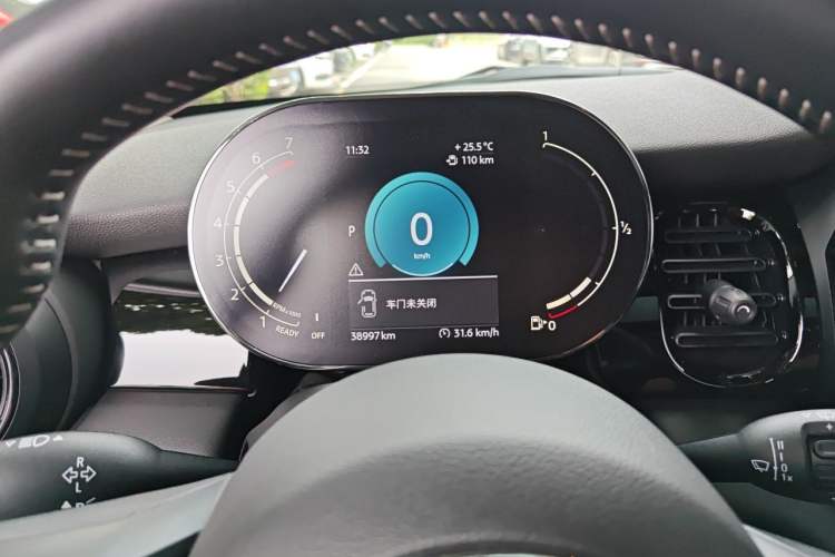 Used MINI 2022 Updated 1.5T COOPER Classic Edition Five-Door Version Instrument Cluster