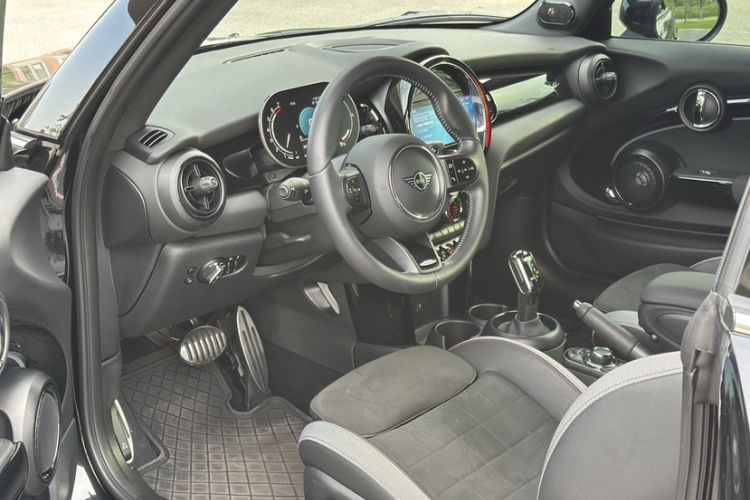 Used MINI 2022 2.0T COOPER S CABRIO Black Badge Special Edition Interior 1