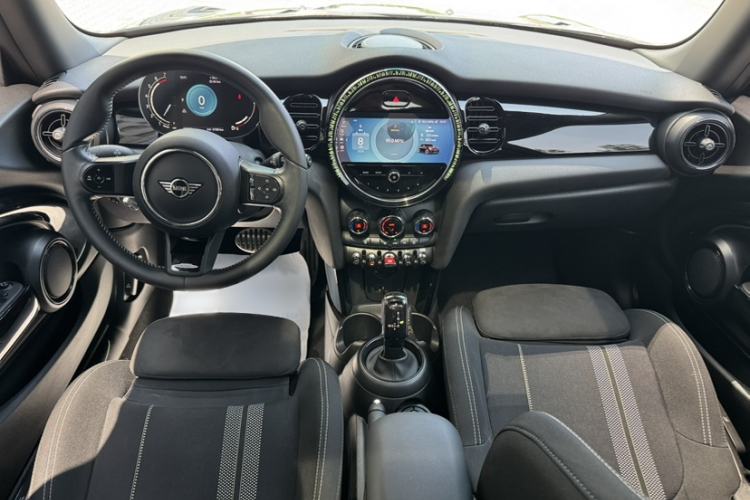 Used MINI 2022 1.5T COOPER Black Badge Special Edition Interior 1