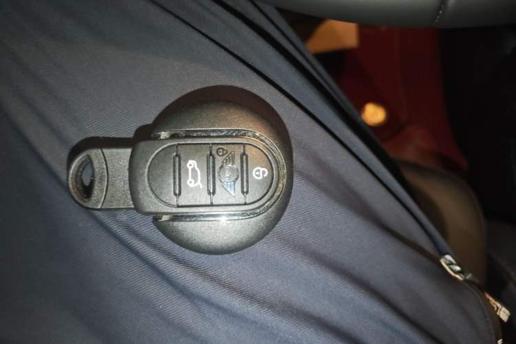 Used MINI 2022 Updated 2.0T COOPER S Classic Edition Five-Door Version Interior 1