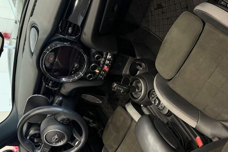 Used MINI 2022 2.0T COOPER S CABRIO Classic Edition Interior 2