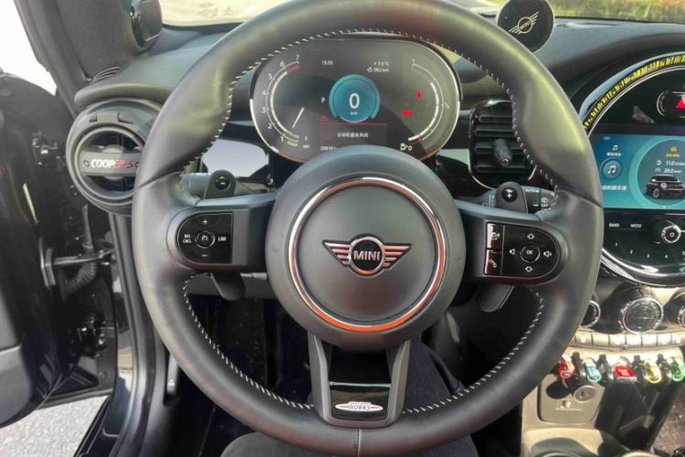 Used MINI 2022 2.0T COOPER S Black Badge Special Edition Interior 2
